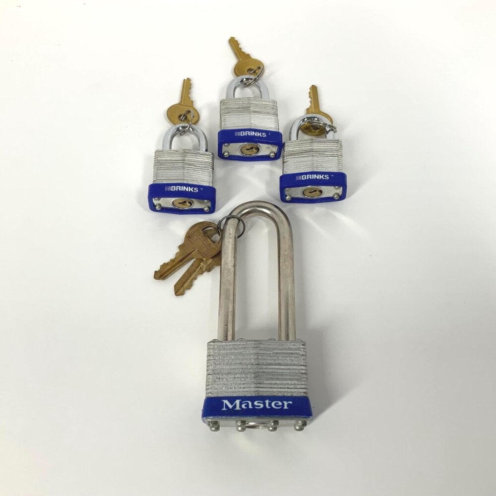 Lot of 4 Vintage Padlocks Master & Brinks Cut Resistant Long & Short Brass Keys